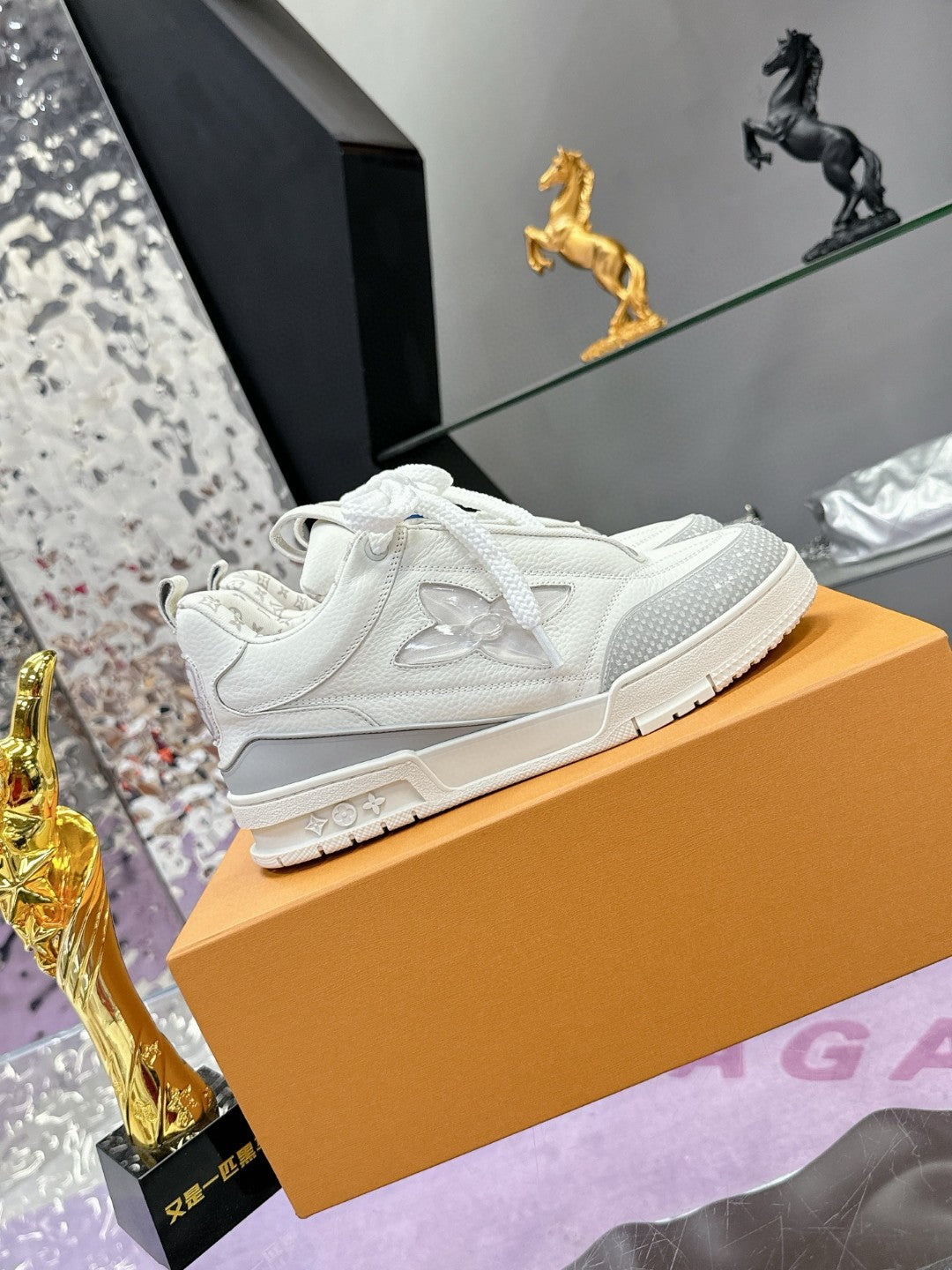 Louis Vuitton Trainer - STORM OFFICIAL STORE