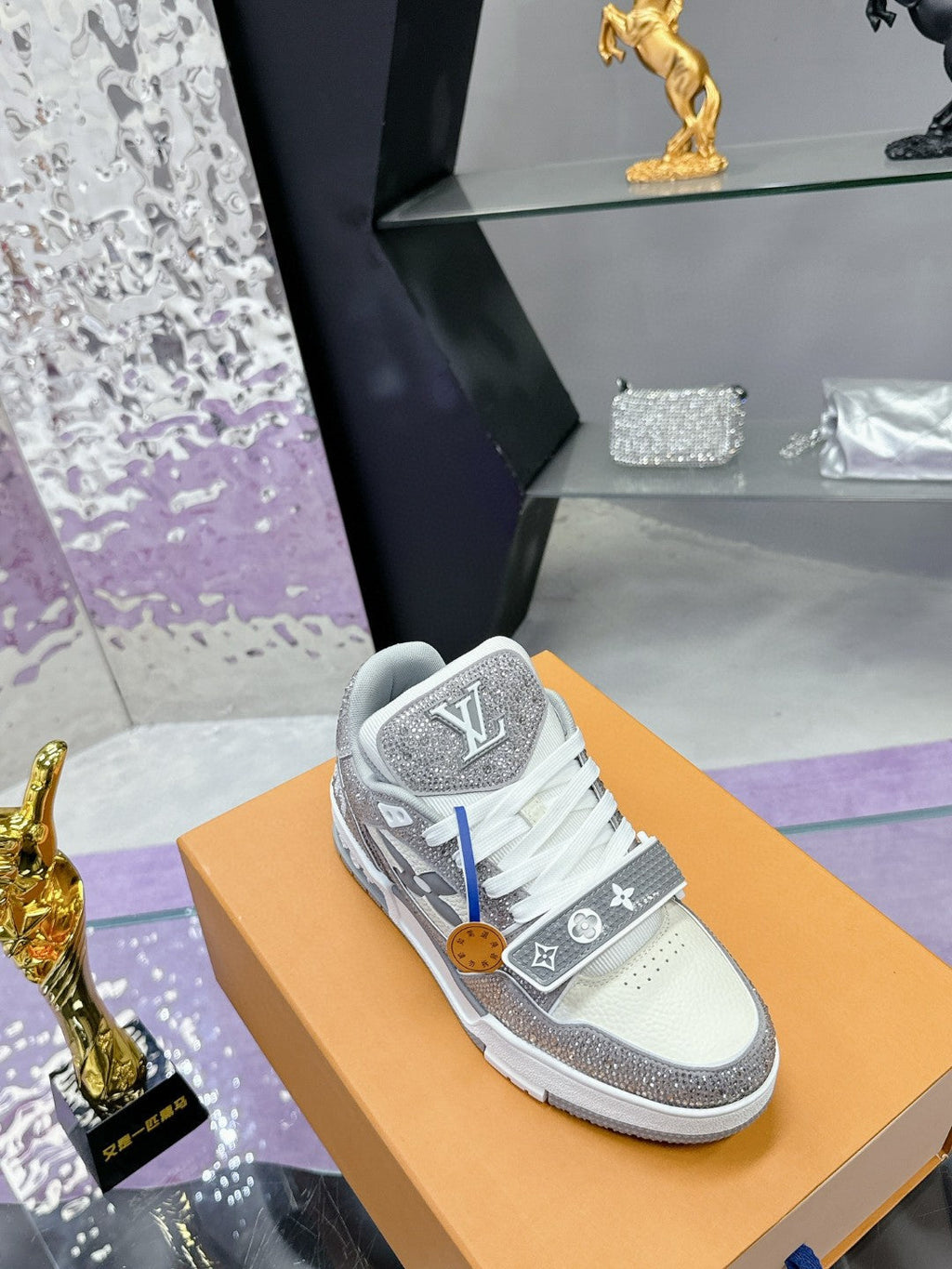 Louis Vuitton Trainer - STORM OFFICIAL STORE