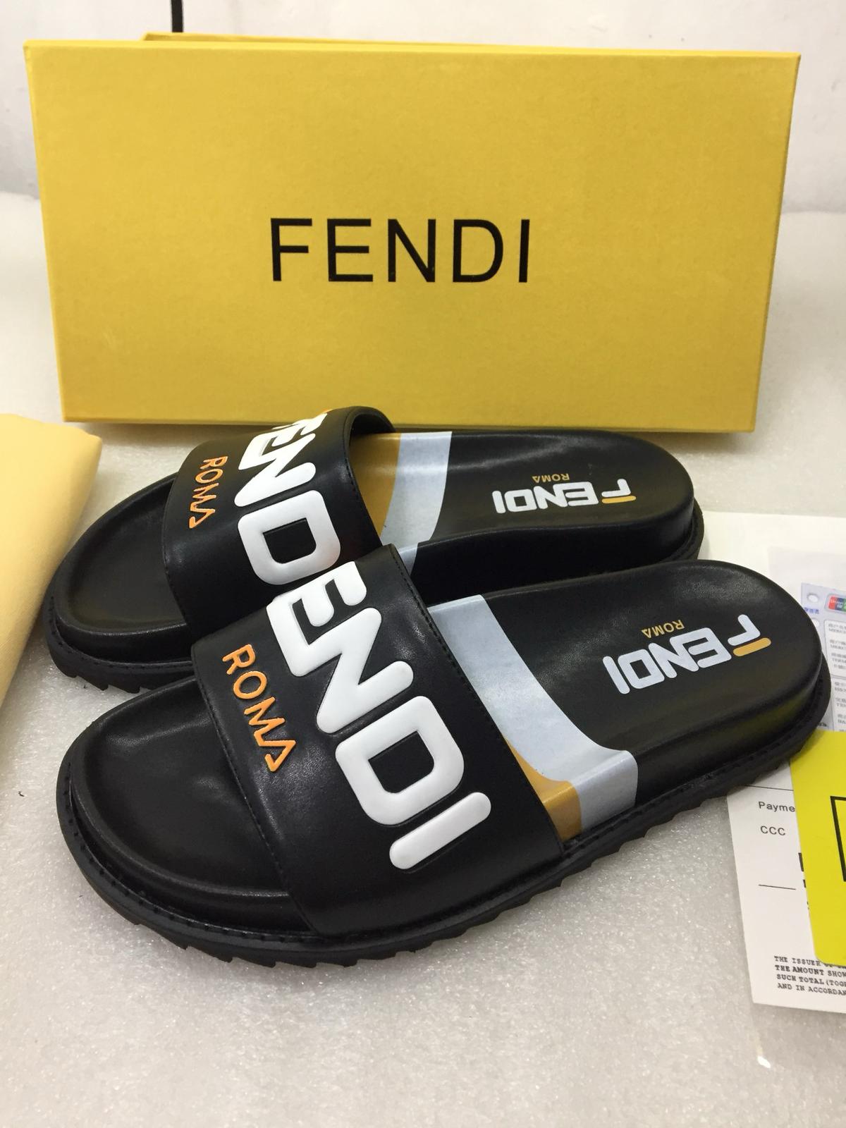 Ciabatte Fendi - STORM OFFICIAL STORE