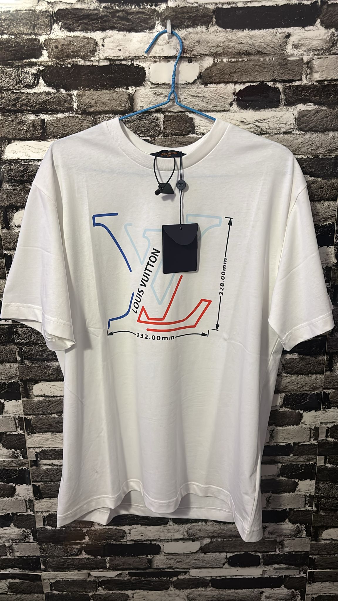 T-shirt LV - STORM OFFICIAL STORE