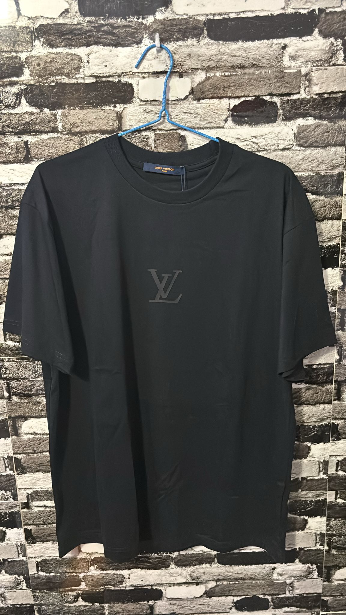 T-shirt LV - STORM OFFICIAL STORE